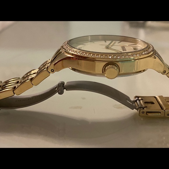 Fossil gold watch - Picture 4 of 5
